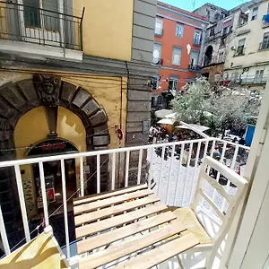 Il Balconcino Ai Tribunali Napoli